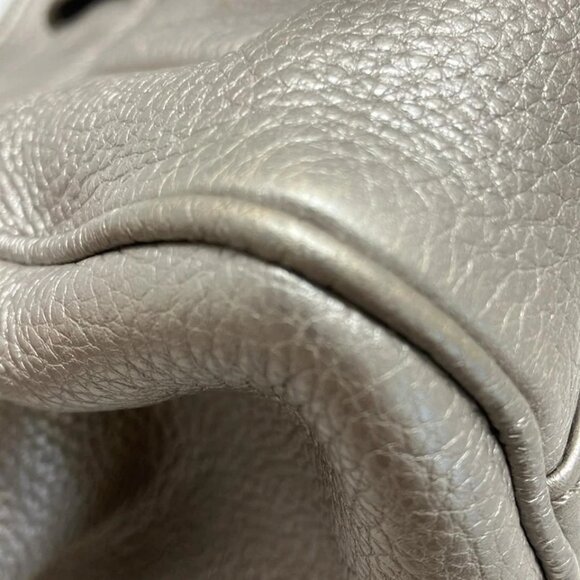 Salvatore Ferragamo Gancini Silver Leather Shoulder Bag 195-073025 - Picture 5 of 8